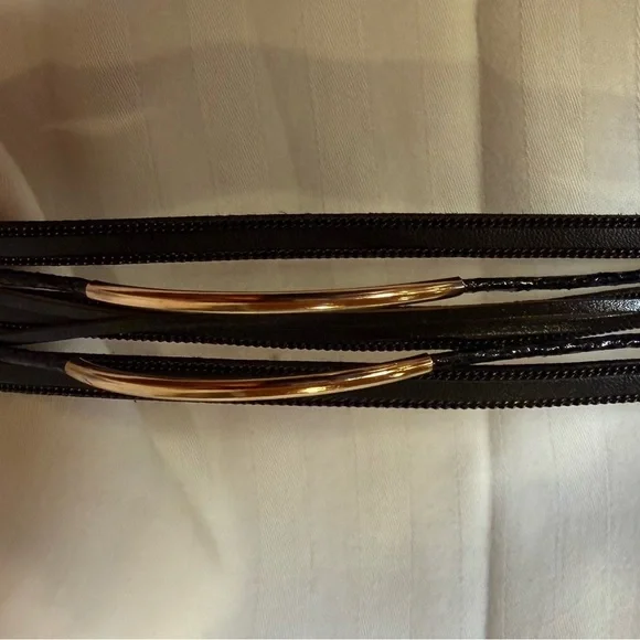 Black and Gold Wrap Magnetic Bracelet NWOT - Picture 3 of 4
